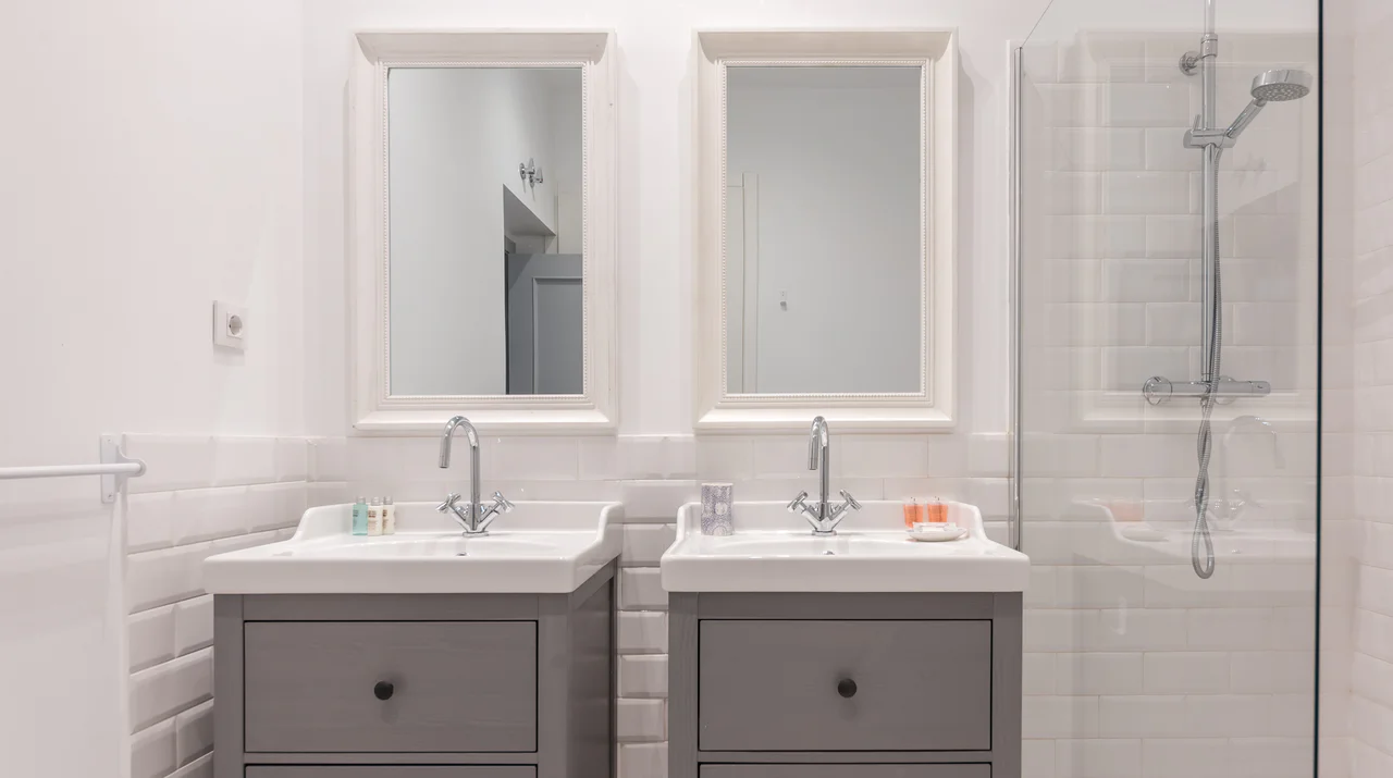 vanity sink bathroom apartment synesthesia madrid