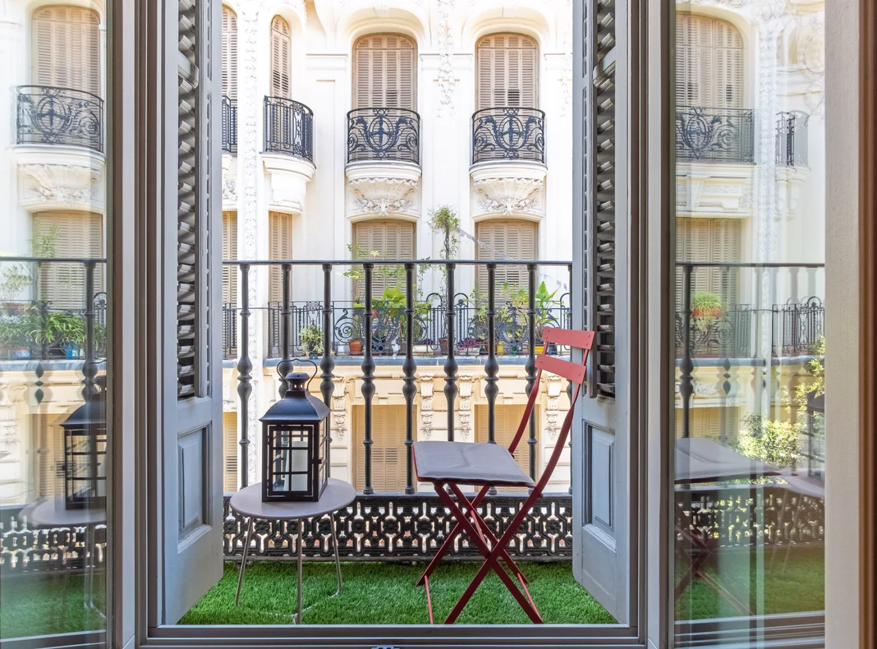 balcony vida romantica apartment chueca madrid